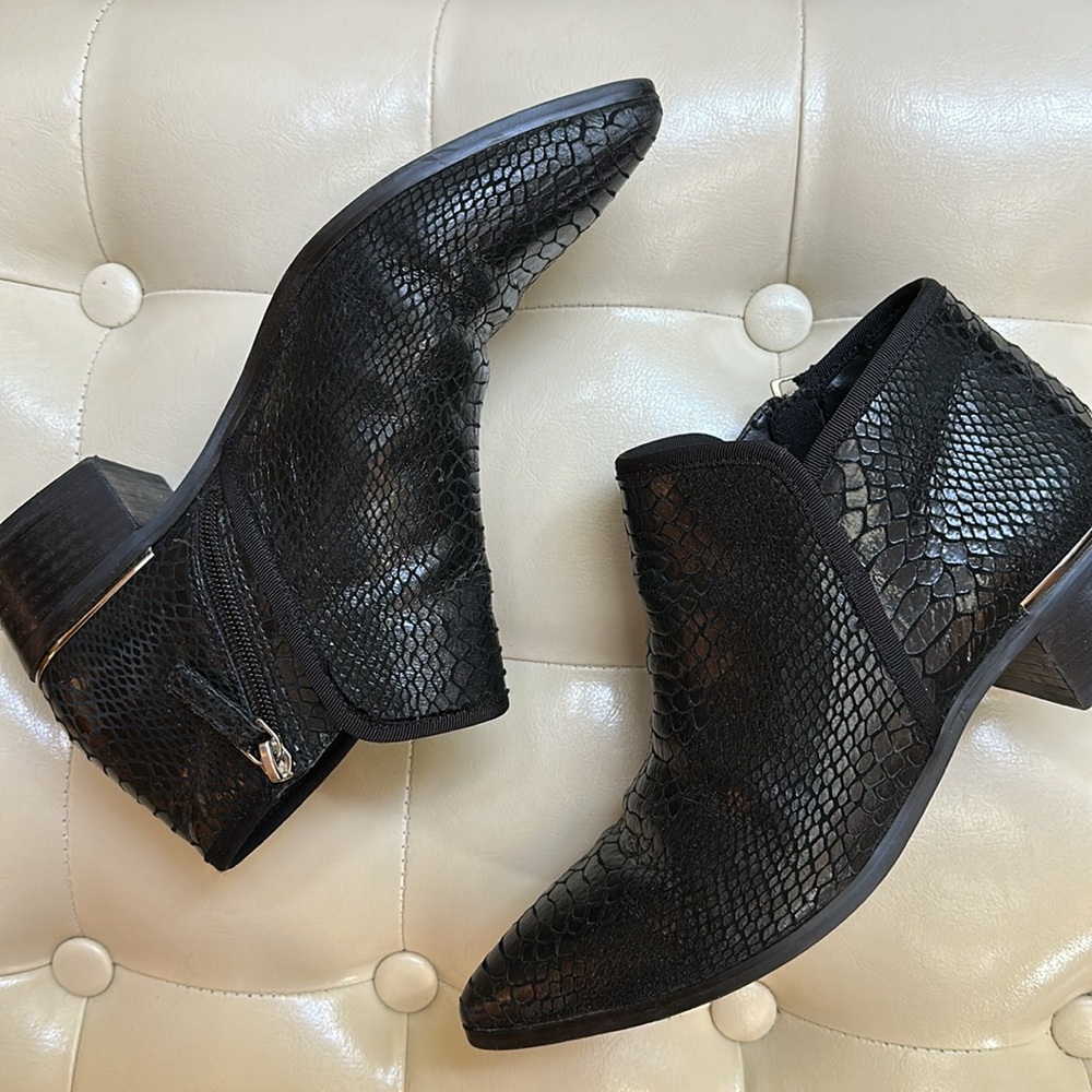 Nordstrom Treasue & Bond Black genuine leather Ankle Boots - Picture 3 of 10